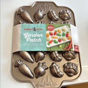 Nordic Ware Garden Patch Veggie Cakelet Pan - Silver